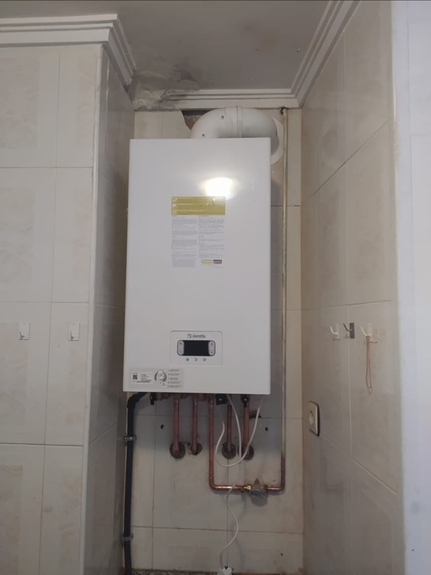 Nueva caldera gas natural en sustitución termo